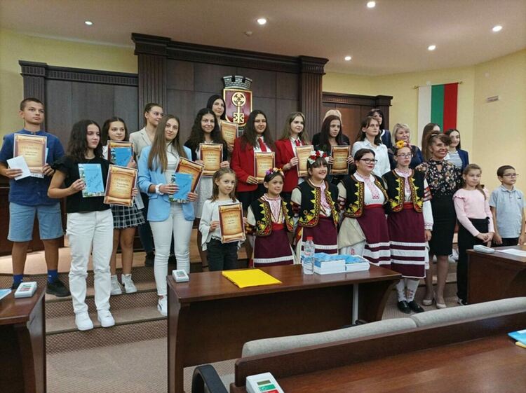 Поредни литературни отличия за паисиевци