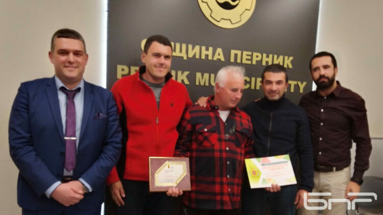 Общинският съвет в Перник ще гласува утре предложението спасителите на 12-годишния Сашко да бъдат удостоени със званието „Почетен гражданин“