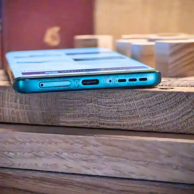 Motorola Edge 40 Neo: Стилен, убедителен претендент за търсещите идеалния телефон в средния клас