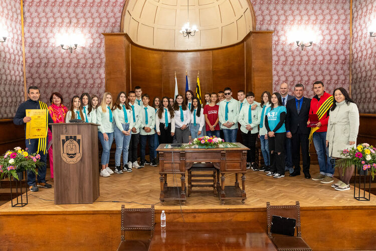 Милко Михалков и Веселин Георгиев бяха удостоени със званието почетен гражданин на Перник