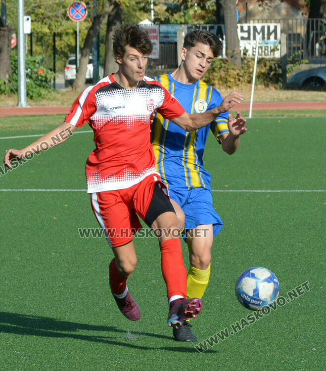 Юношите на "Хасково 2022" нанесоха съкрушителна загуба на "Крумовград"