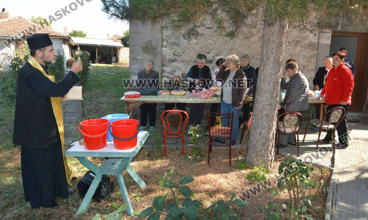 С молитва за добруване и мир хората в с.Конуш отбелазха храмовия си празник