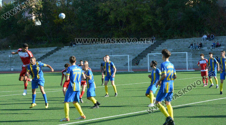Юношите на "Хасково 2022" нанесоха съкрушителна загуба на "Крумовград"