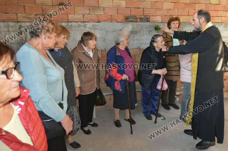 Водосвет на празника на свети Йоан Рилски в храма в кв. „Орфей“