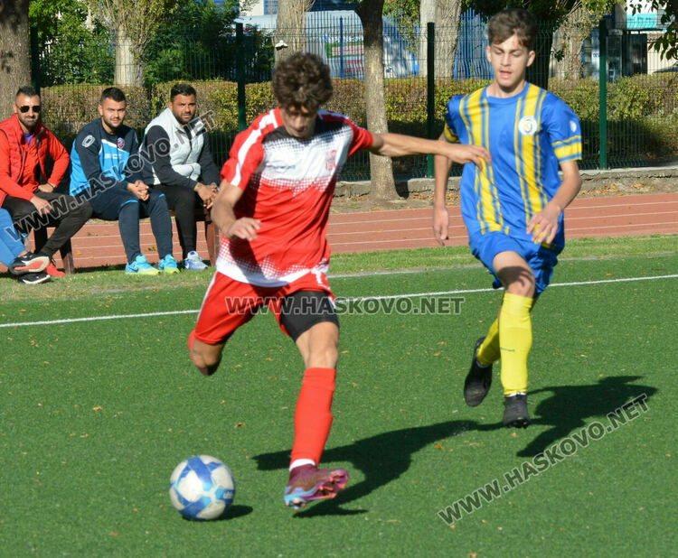 Юношите на "Хасково 2022" нанесоха съкрушителна загуба на "Крумовград"