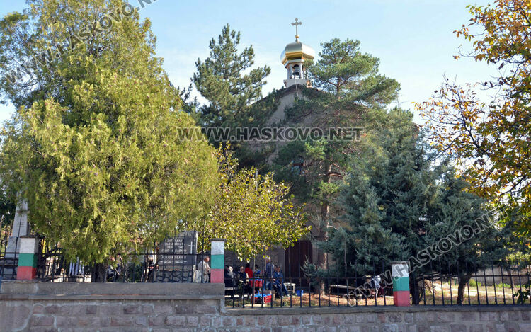 С молитва за добруване и мир хората в с.Конуш отбелазха храмовия си празник