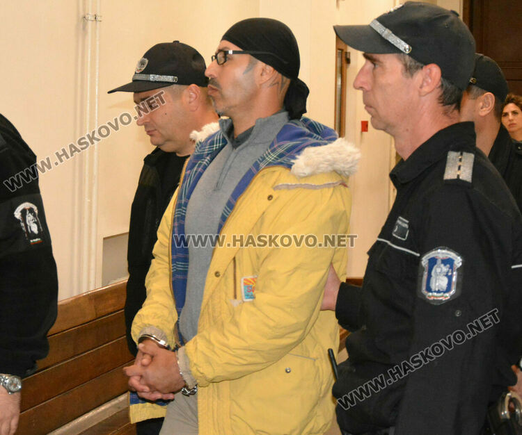 Килърът на Тути се отказа от единия си адвокат, защото не разбирал какво му говори