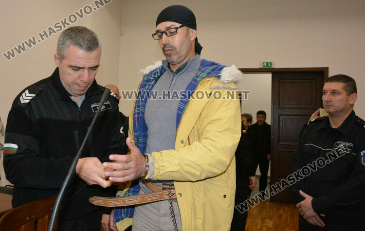 Килърът на Тути се отказа от единия си адвокат, защото не разбирал какво му говори