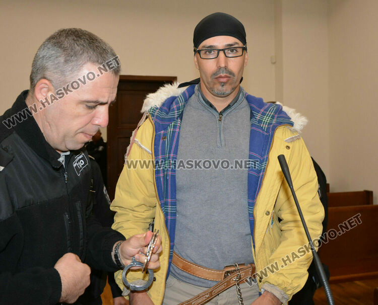 Килърът на Тути се отказа от единия си адвокат, защото не разбирал какво му говори