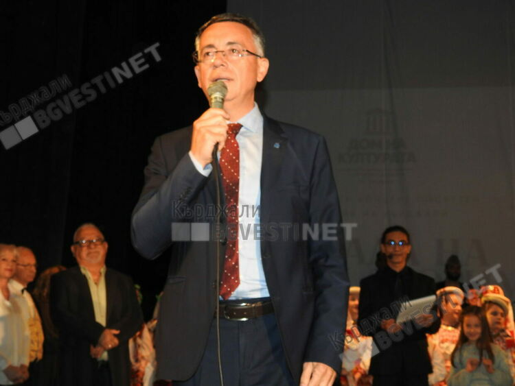 Домът на културата зарадва кърджалийци с празничен концерт за Деня на Кърджали