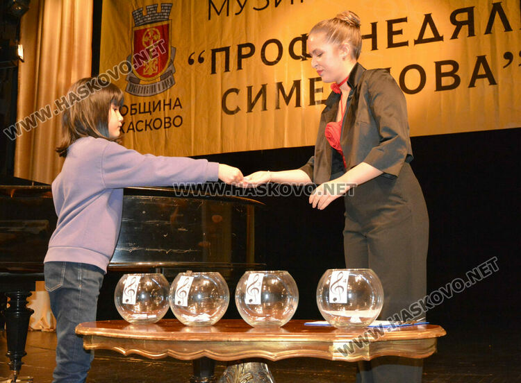 Започна 48-ото издание на Музикални дни "Проф. Недялка Симеонова" с Международен конкурс за млади цигулари