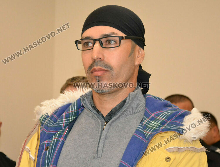 Килърът на Тути се отказа от единия си адвокат, защото не разбирал какво му говори