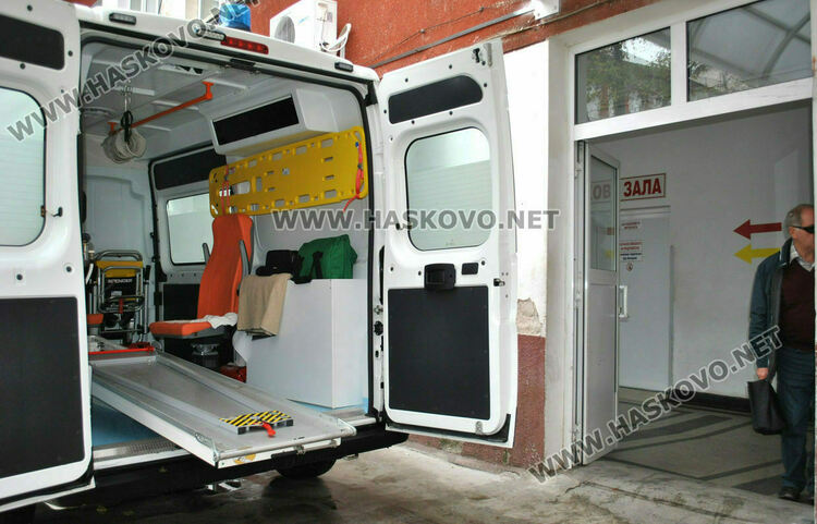 Трима пострадаха при катастрофа на неправоспособна водачка