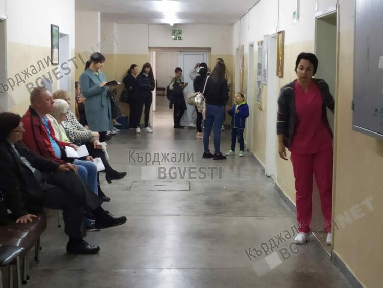 Опашки за антигрипни ваксини при личните лекари в Кърджали,поставят се и за COVID 19