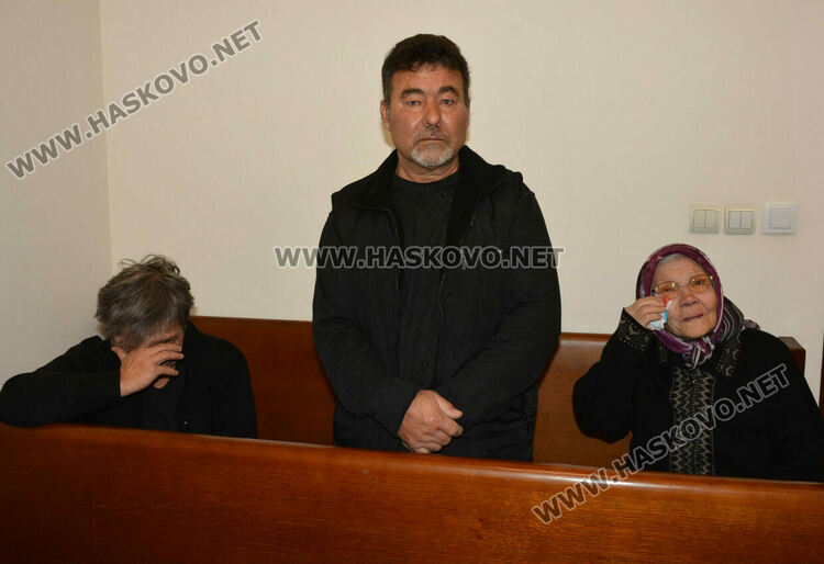 Килърът на Тути се отказа от единия си адвокат, защото не разбирал какво му говори