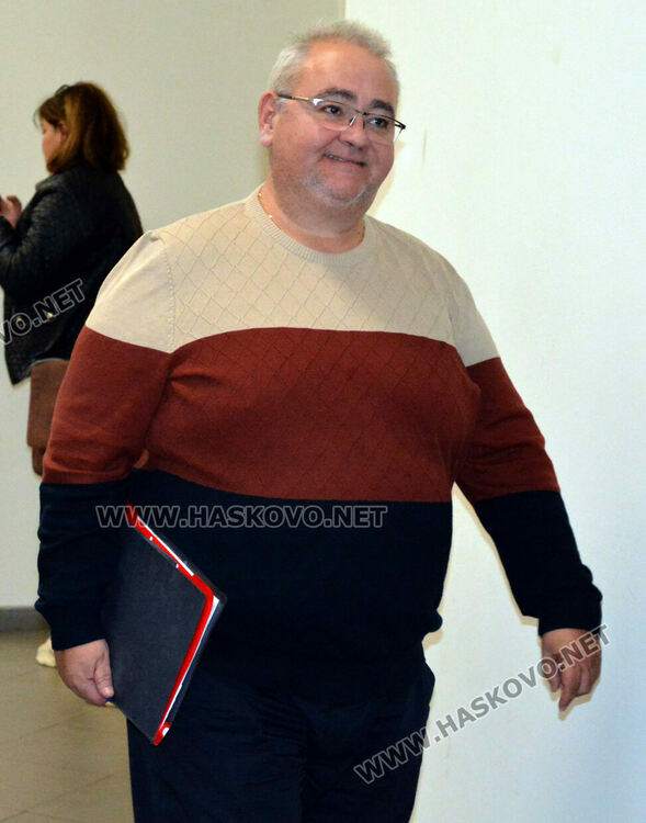 Килърът на Тути се отказа от единия си адвокат, защото не разбирал какво му говори