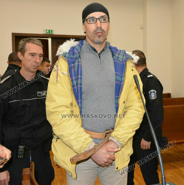 Килърът на Тути се отказа от единия си адвокат, защото не разбирал какво му говори