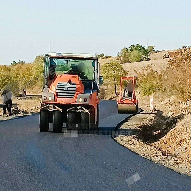 Започна цялостно асфалтиране на пътя за момчилградското село Чуково