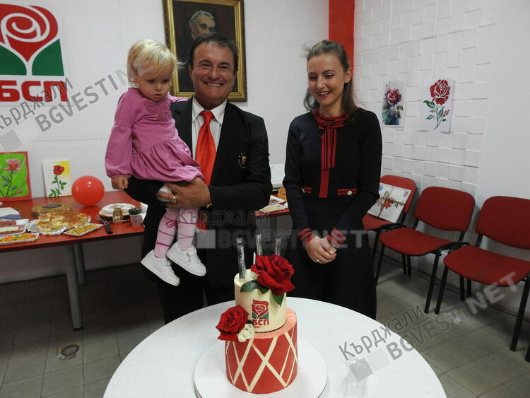 Багдасаров и Карабоюкова на рождения си ден:Пожелаваме си да сме кметът и председателят на местния парламент след вота!/снимки/