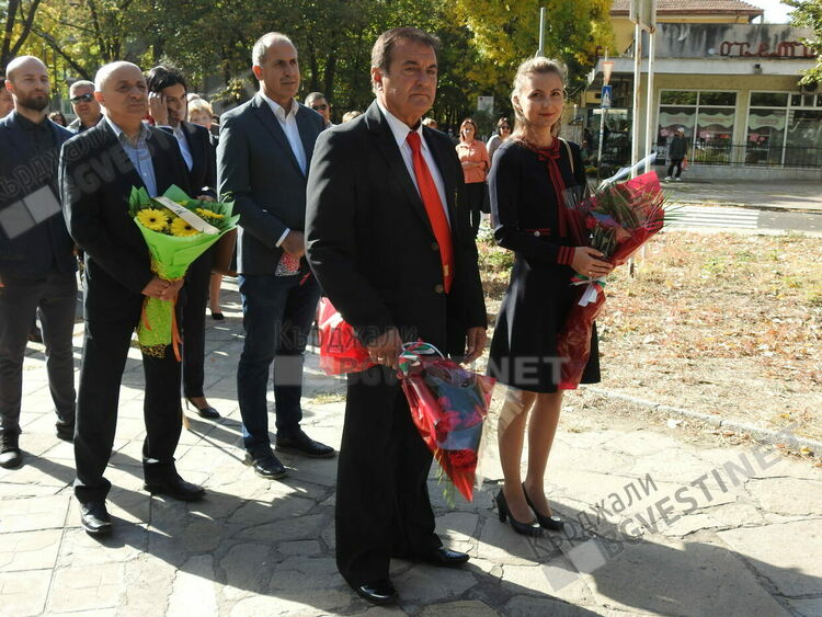 Багдасаров и Карабоюкова на рождения си ден:Пожелаваме си да сме кметът и председателят на местния парламент след вота!/снимки/