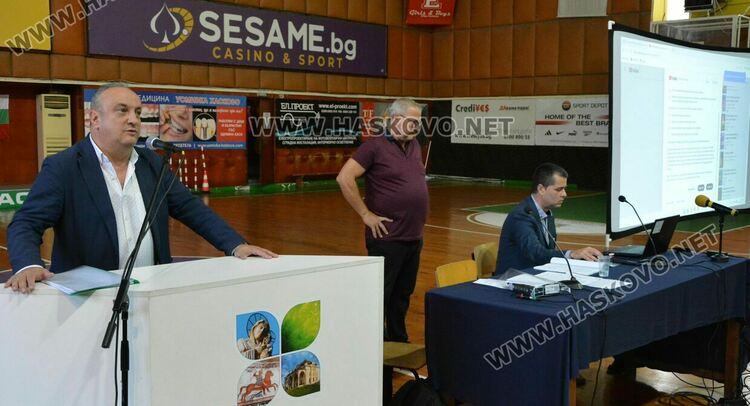 Членовете на СИК в Хасково на обучение за вота идната неделя