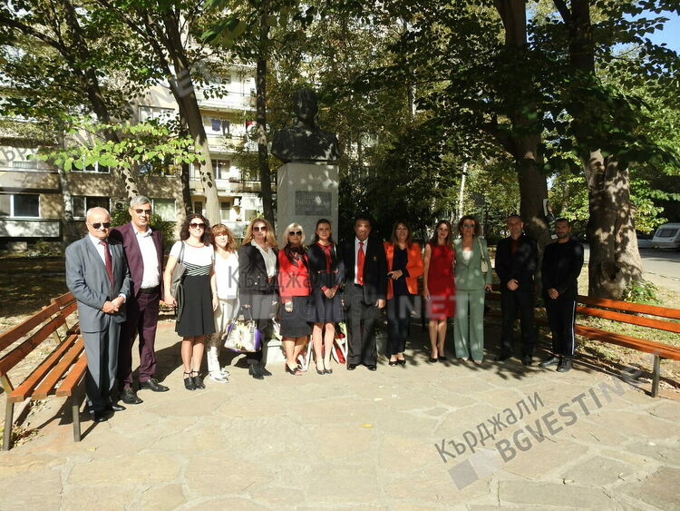 Багдасаров и Карабоюкова на рождения си ден:Пожелаваме си да сме кметът и председателят на местния парламент след вота!/снимки/