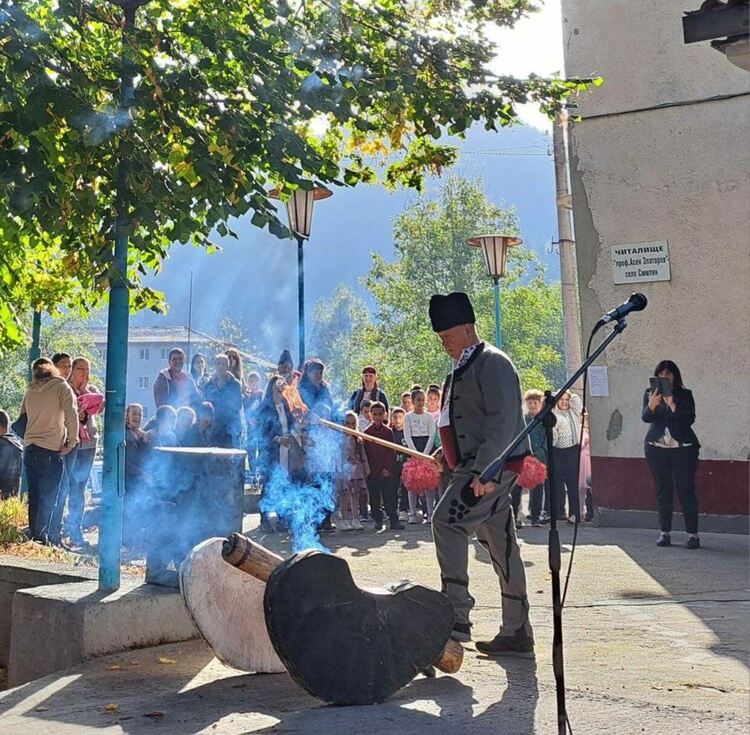13 казана със смилянски  фасул ще бъдат изядени днес на празника в Смилян