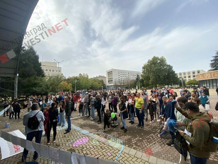 От ТЕЦ-а към протестиращите за чист въздух: не сте вие хората, които да поставяте условия