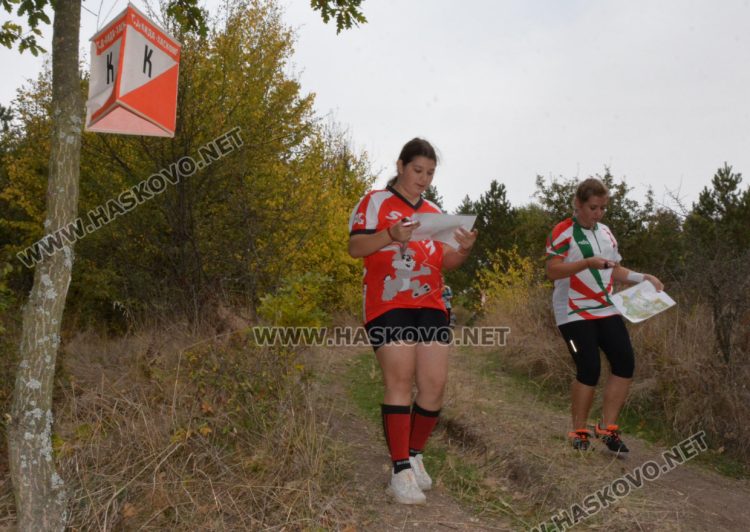 190 състезатели по спортно ориентиране на старта край яз. Сивата вода за "Приз Хасково"