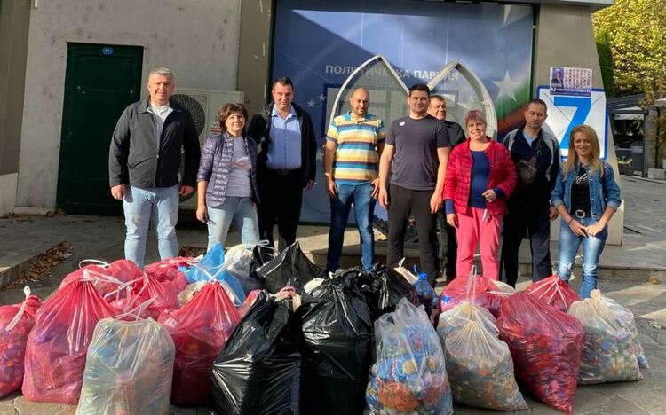ГЕРБ в Кърджали събра и предаде 2,5 тона капачки за инициативата „Капачки за бъдеще” 