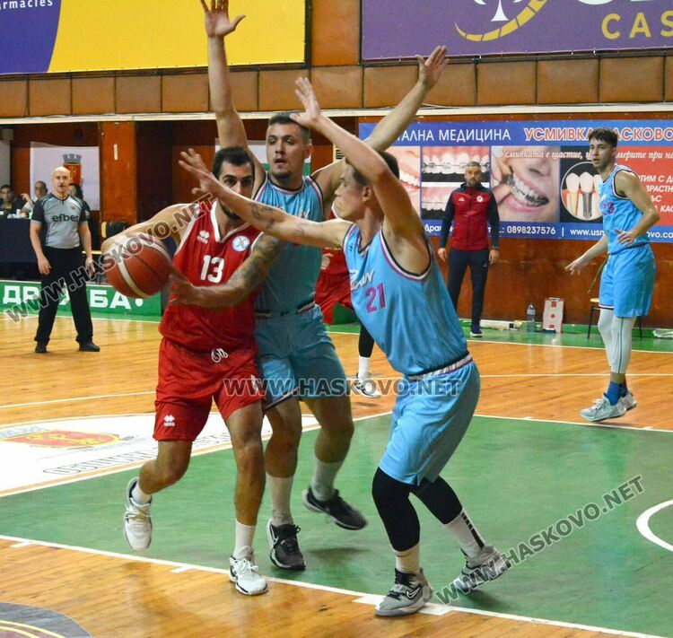 3 от 3 за баскетболния „Хасково“ 