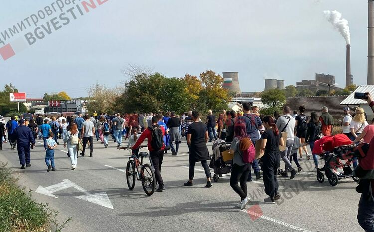 От ТЕЦ-а към протестиращите за чист въздух: не сте вие хората, които да поставяте условия