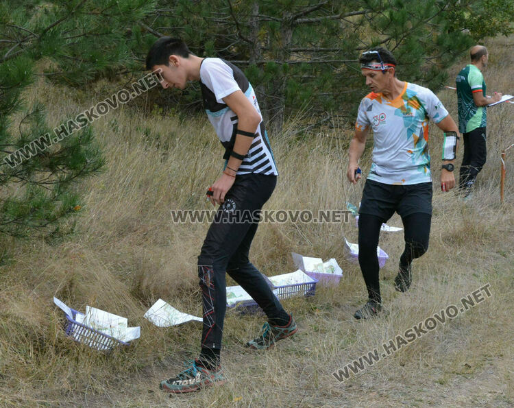 190 състезатели по спортно ориентиране на старта край яз. Сивата вода за "Приз Хасково"