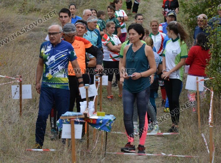 190 състезатели по спортно ориентиране на старта край яз. Сивата вода за "Приз Хасково"