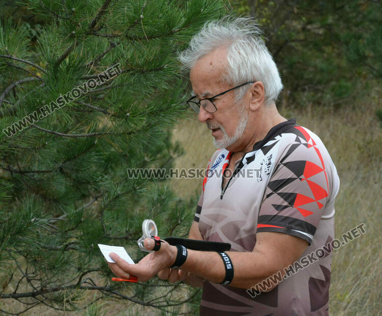 190 състезатели по спортно ориентиране на старта край яз. Сивата вода за "Приз Хасково"