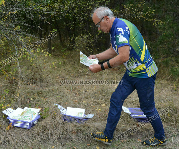 190 състезатели по спортно ориентиране на старта край яз. Сивата вода за "Приз Хасково"