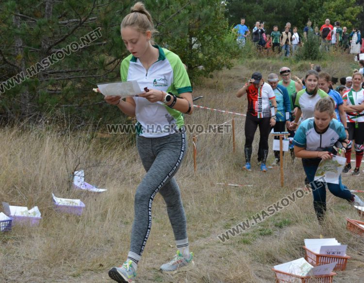 190 състезатели по спортно ориентиране на старта край яз. Сивата вода за "Приз Хасково"