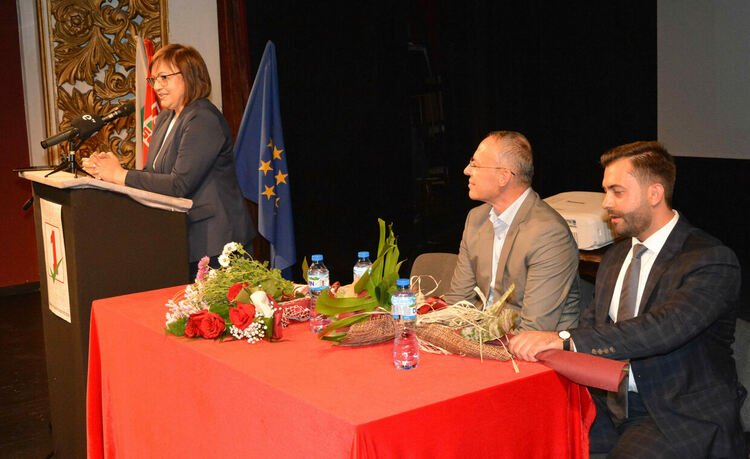 Корнелия Нинова подкрепи местната съветническа листа на БСП и Николай Ставрев за кмет на Хасково