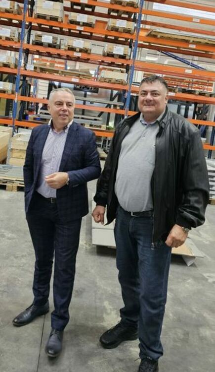 Временно изпълняващия длъжността кмет на община Перник инж. Мирослав Стоицев посети новите мощности на AQ „Електрик“