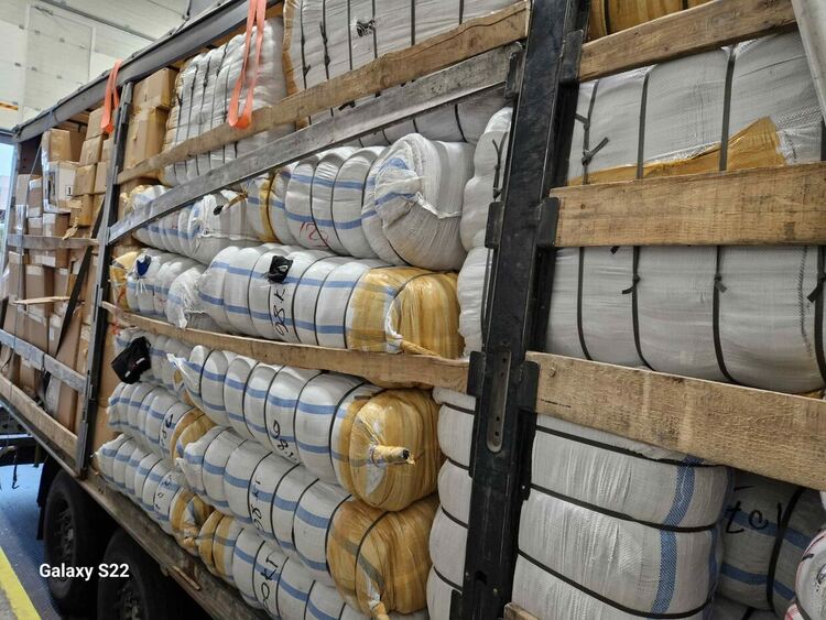 Задържаха  контрабандни парфюми и облекла на "Капитан Андреево"