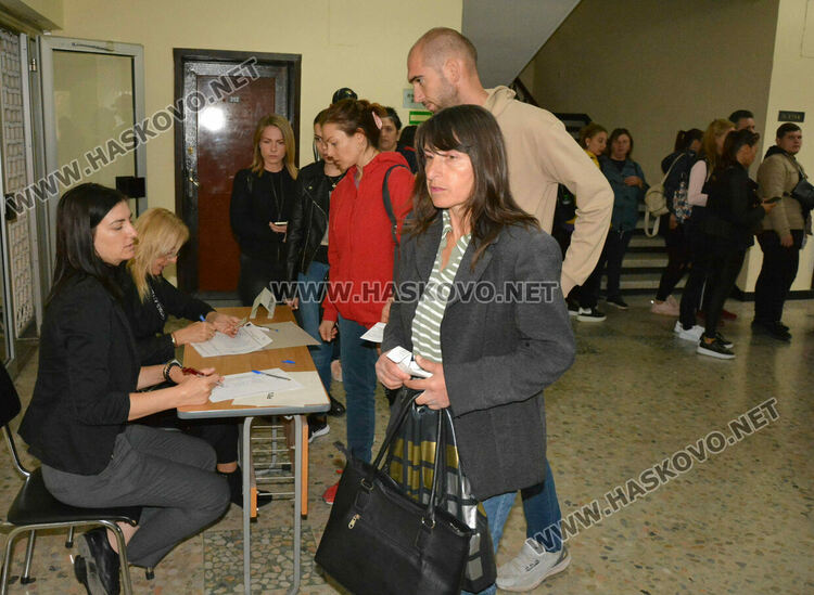 12 работодатели предложиха позиции на трудовата борса в Хасково