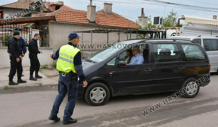  Крадена кола и дрога са открити при масираната полицейска акция в Хасковско