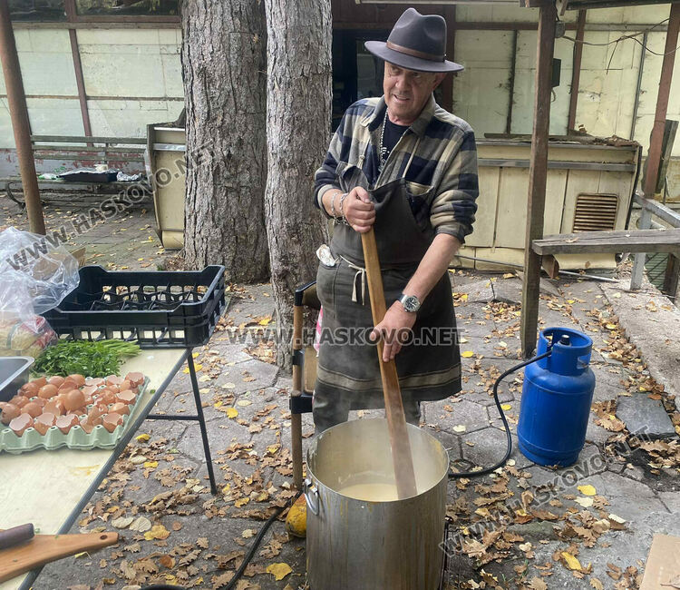 150-годишна икона на св.Димитър ще озарява новия параклис на името на светията под връх Аида