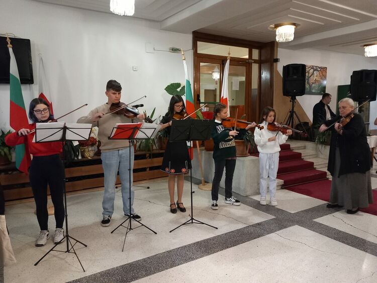 За 145 години Български червен кръст 15 изявени доброволци от Смолянско бяха отличени