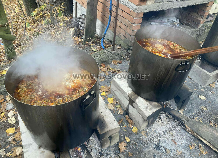 150-годишна икона на св.Димитър ще озарява новия параклис на името на светията под връх Аида