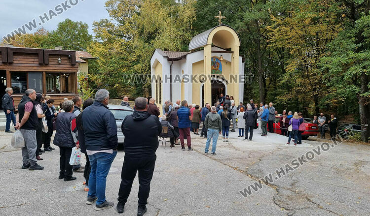 150-годишна икона на св.Димитър ще озарява новия параклис на името на светията под връх Аида