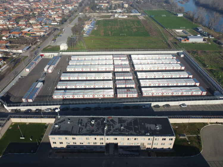 Затварят допълнителните помещения за незаконно пребиваващи чужденци в Любимец