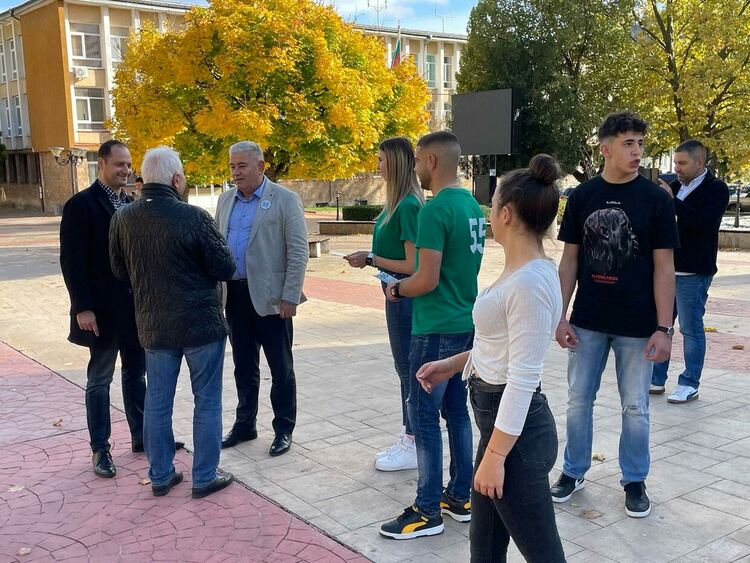 Евродепутатът Петър Витанов подкрепи кампанията на Стефан Сабрутев за кмет на община Смолян