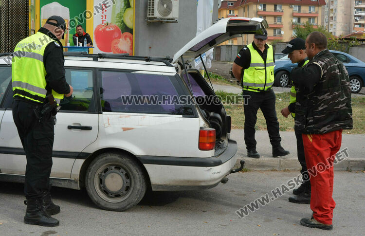  Крадена кола и дрога са открити при масираната полицейска акция в Хасковско