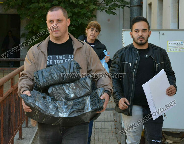 Започна раздаването на бюлетините